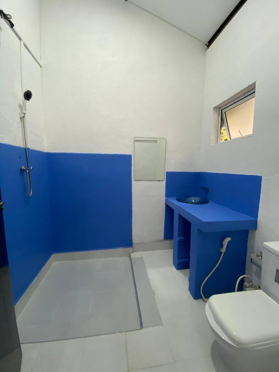 Pearl Villa Rooms and Hostel Unawatuna Exteriör bild