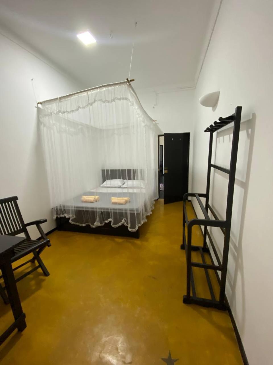 Pearl Villa Rooms and Hostel Unawatuna Exteriör bild