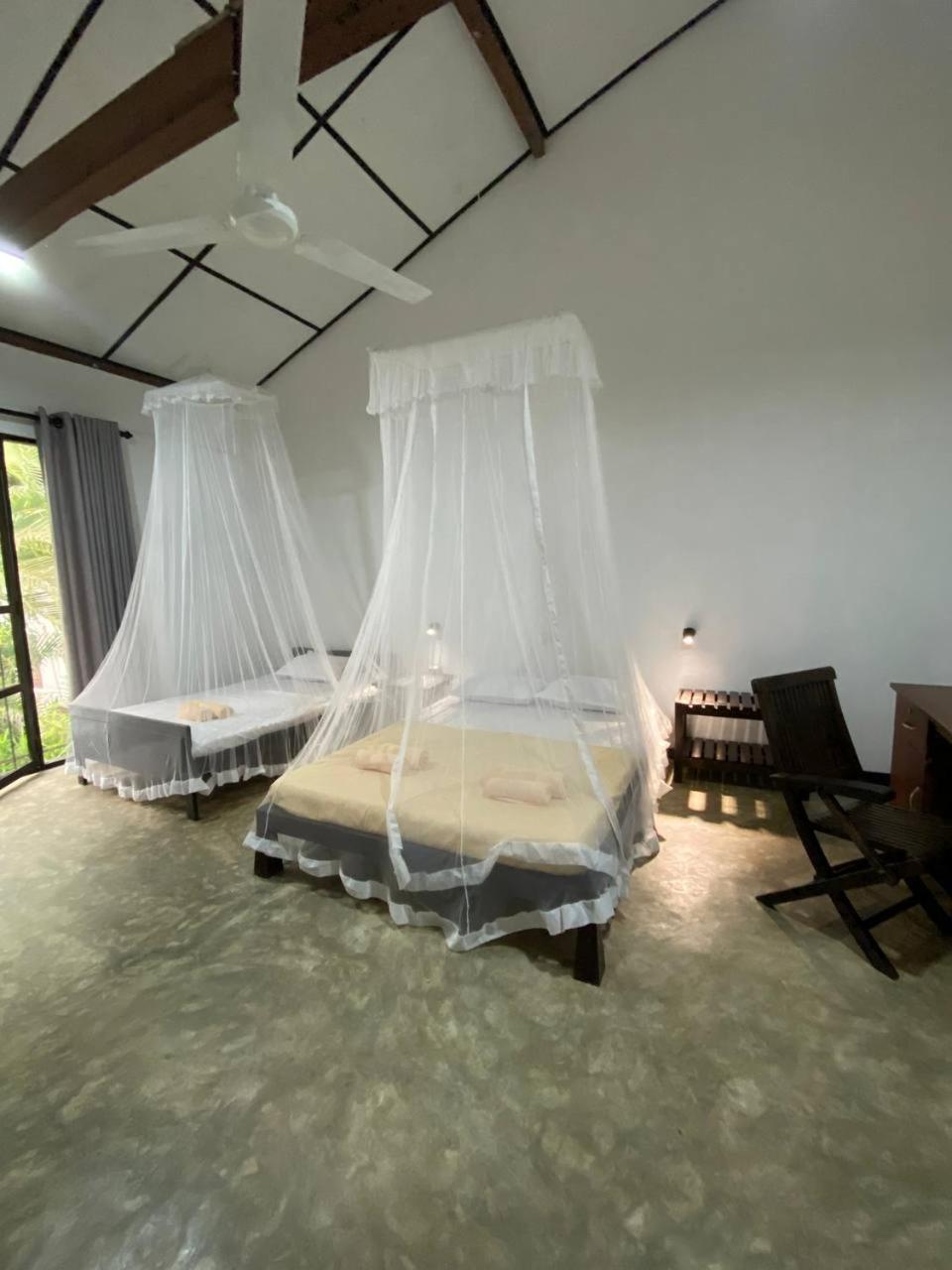 Pearl Villa Rooms and Hostel Unawatuna Exteriör bild