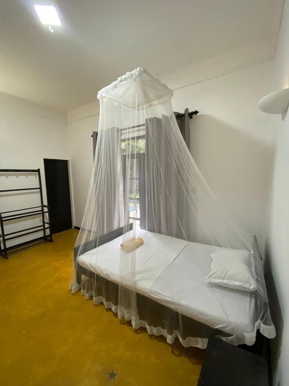 Pearl Villa Rooms and Hostel Unawatuna Exteriör bild