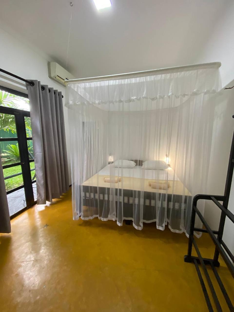 Pearl Villa Rooms and Hostel Unawatuna Exteriör bild