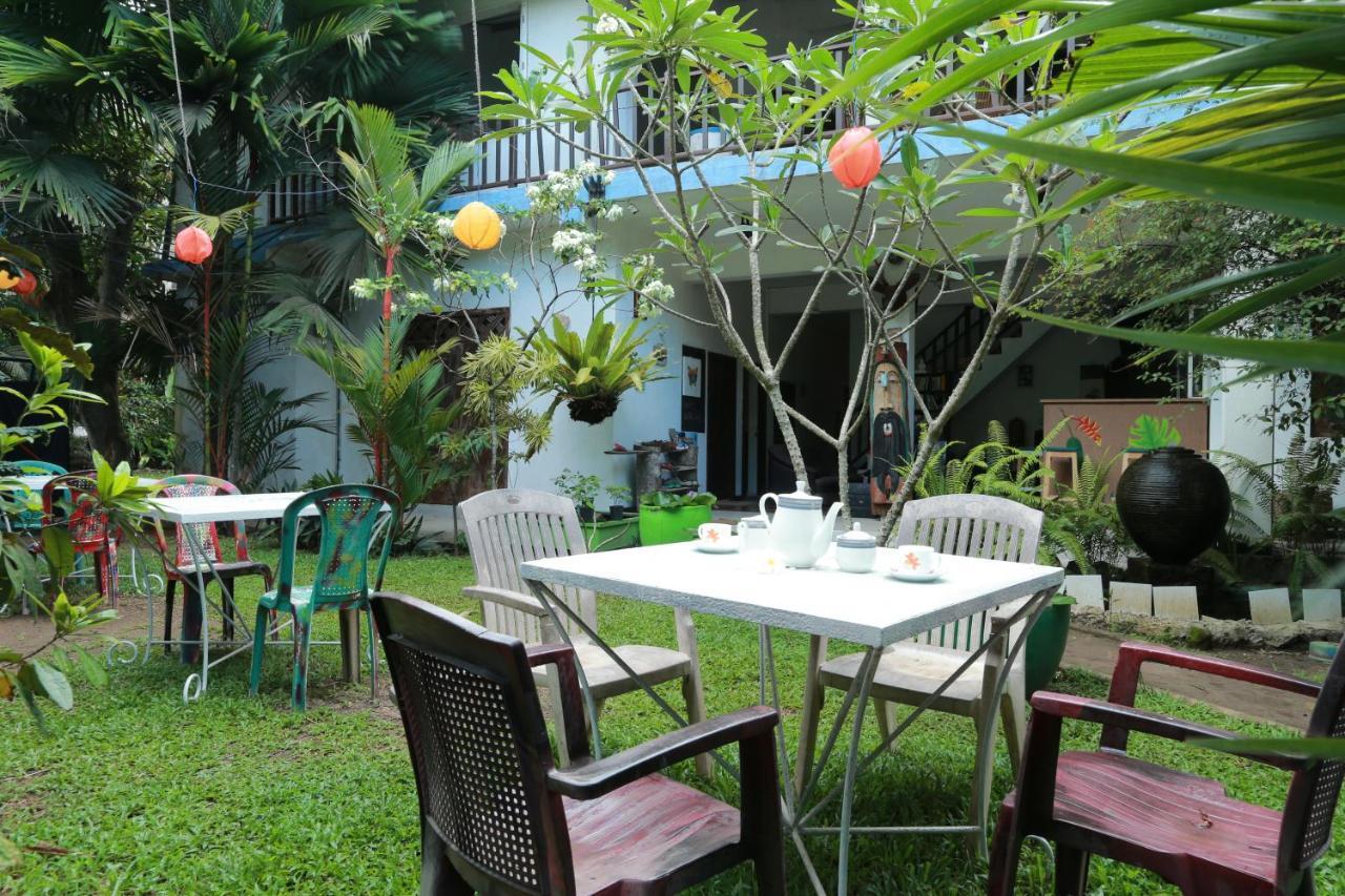 Pearl Villa Rooms and Hostel Unawatuna Exteriör bild